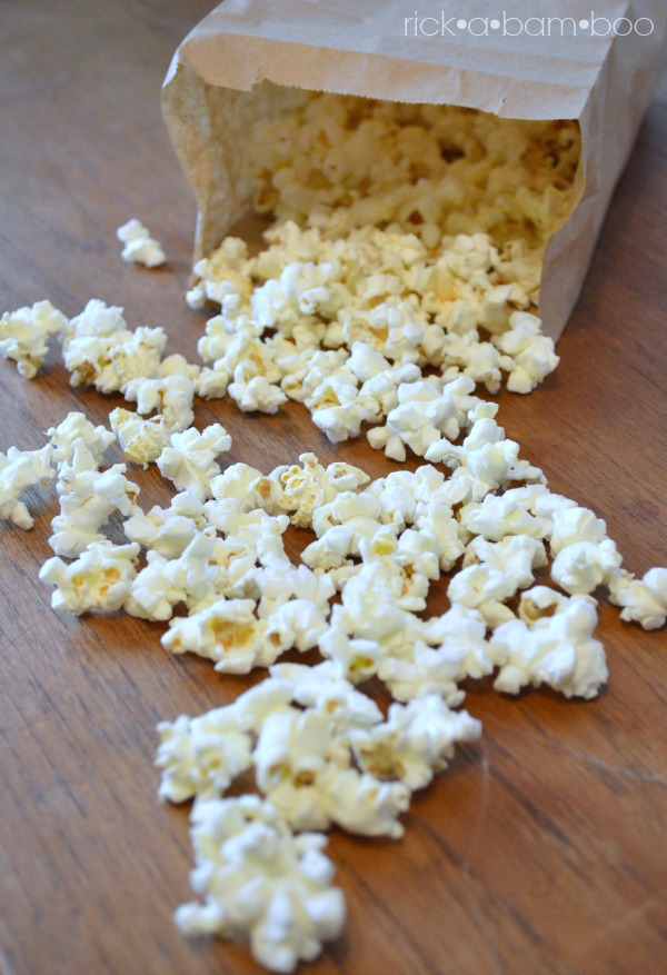 DIY Microwave Popcorn | rickabamboo.com | #homemade #brownbag