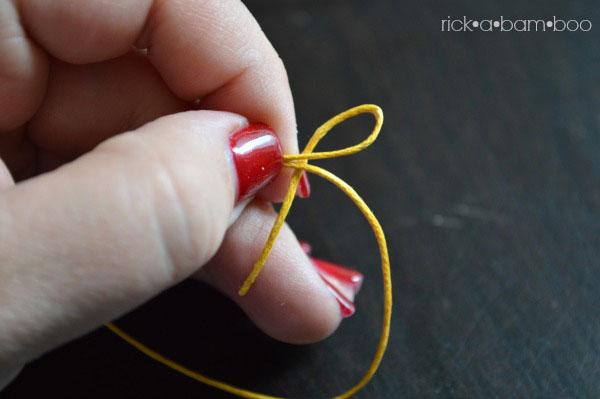 Noodle Bead Bracelet with Sliding Knot Tutorial | rickabamboo.com | #jewelry #diy #handmade