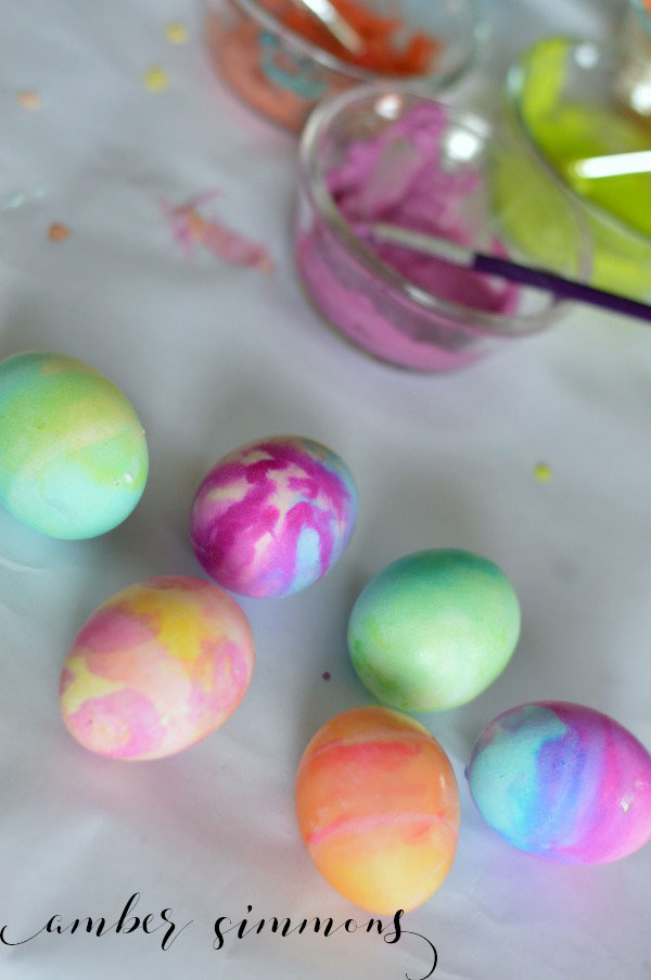 Use baking soda and vinegar to create fun fizzy dyed Easter eggs.