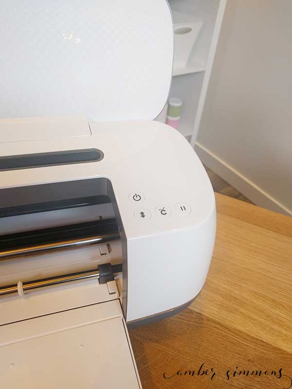 What is the Cricut Maker machine? What can it do? And how is it different than the Explorer? | ambersimmons.com | vinyl | iron on | crafting | sewing | cardstock