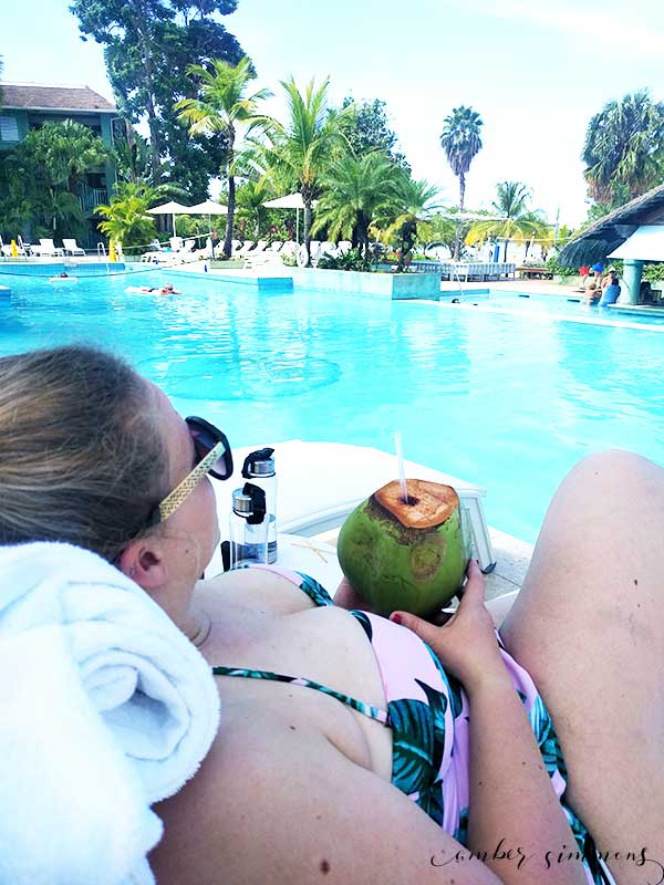 A Couples Negril Review and what to expect at the all inclusive resort. #allinclusive #jamacia #adultsonlyresort