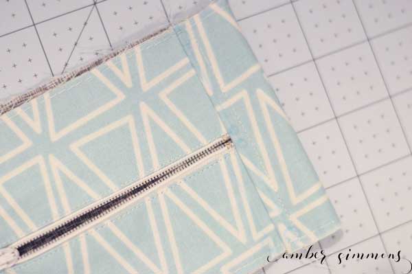 A step-by-step tutorial on how to make a DIY Simplicity Cosmetic Tote with the Cricut Maker.