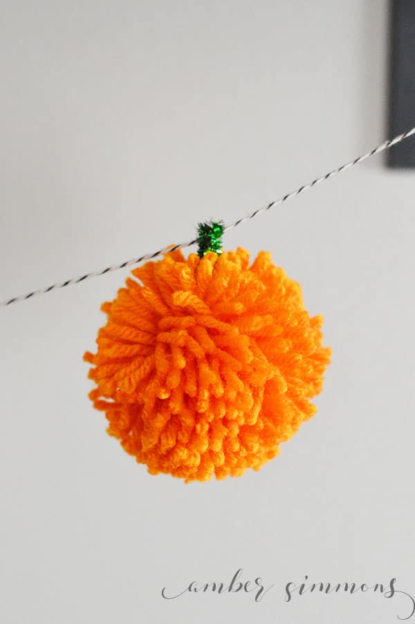 How to Make an Eye-catching Pumpkin Pom Pom Garland